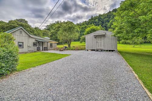 Damascus Cottage With Fire Pit - 1 Mi To Trails