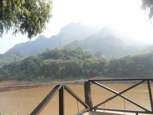 Hostal Nam Ou River Lodge
