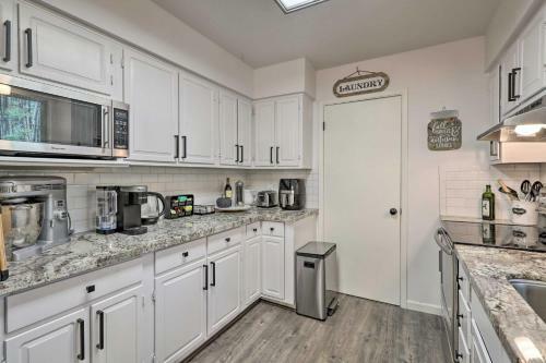 Renovated Munds Park Cottage With Grill And Fire Pit!
