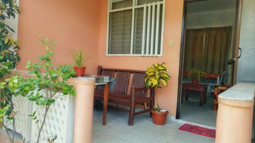 Hotel White Beach Guest House