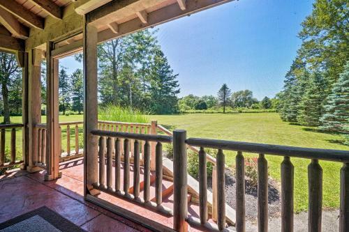 Conneaut Lake Home With Yard, Half Mi To Beach And Park
