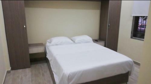 Hostal Prado Station Hotel