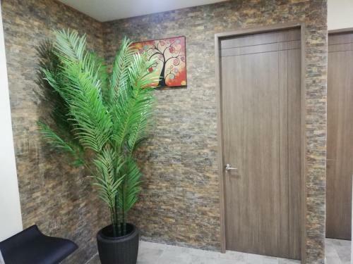 Hostal Prado Station Hotel
