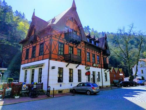 Hotel U L�py
