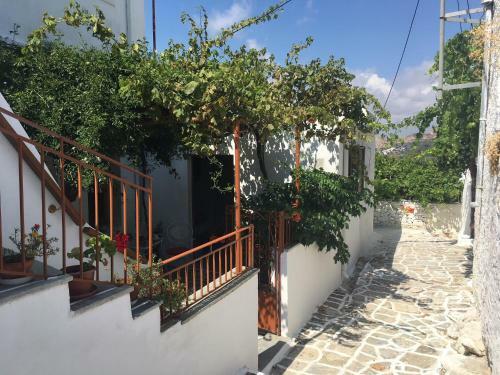 Old Stone House Roussou