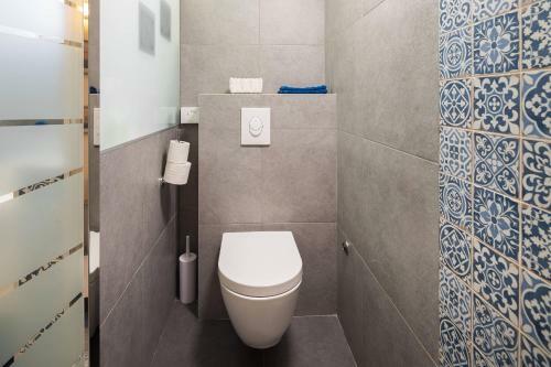 Hostal Rooms N&m