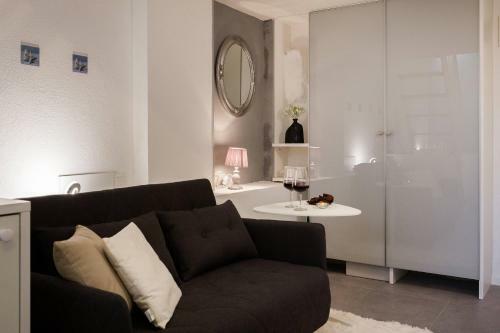 Hostal Rooms N&m