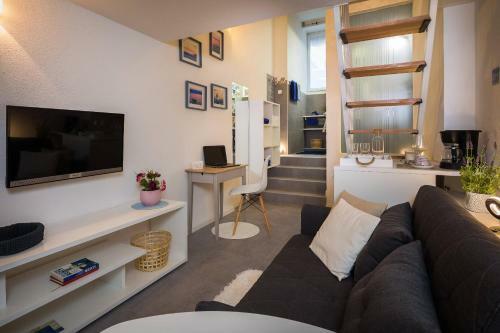 Hostal Rooms N&m