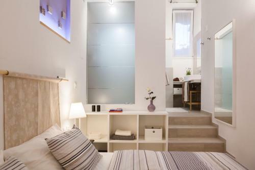 Hostal Rooms N&m