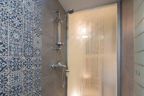 Hostal Rooms N&m