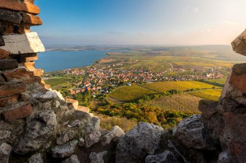 Apartm�n U Pl�?e S Terasou
