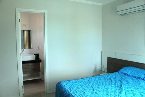 018 - Apartamento Com 4 Dormit�rios Centro de Bombinhas- Garagem Para 3 Carros