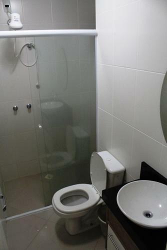 018 - Apartamento Com 4 Dormit�rios Centro de Bombinhas- Garagem Para 3 Carros