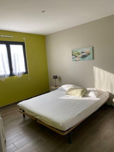 Piscine Int�rieure Priv�e Chauff�e Toute L'ann�e � 29