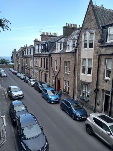 Stylish Two Bedroom Apartment In St Andrews Centre