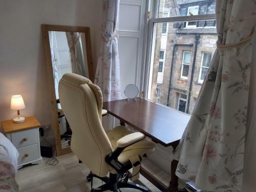 Stylish Two Bedroom Apartment In St Andrews Centre