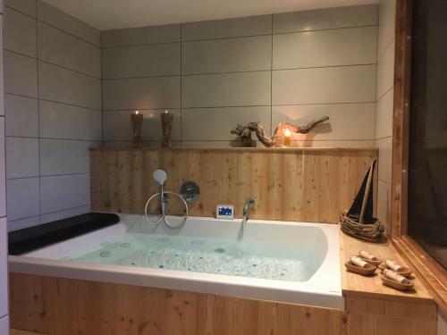 Hostal Relais Ville Vieille