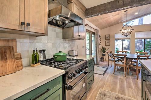 Stylish Flagstaff Hideaway With Private Hot Tub