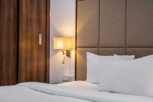 Boardroom Apartments
