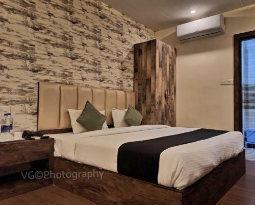 Hotel Janki Inn - Hotel In Sigra