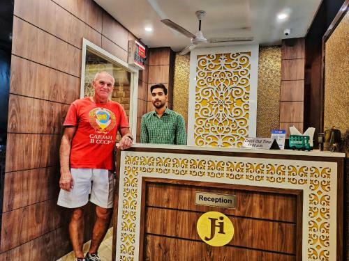 Hotel Janki Inn - Hotel In Sigra