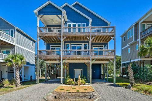 Surf City House About 400 Ft Walk To Beach With Decks!