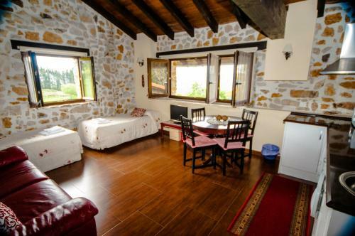 Apartamentos Rurales Larrago