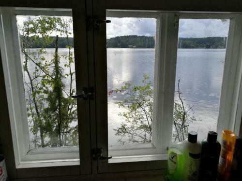 Antinkallio Lakeside Cape