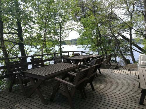 Antinkallio Lakeside Cape