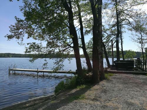 Antinkallio Lakeside Cape
