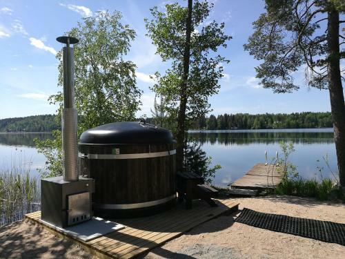 Antinkallio Lakeside Cape
