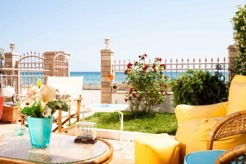 F & B Summer Collection - Mouries - Seafront