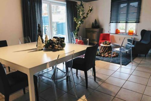 Maison De Charme Entre Maredsous Et Dinant - Vall�e De La Molign�e