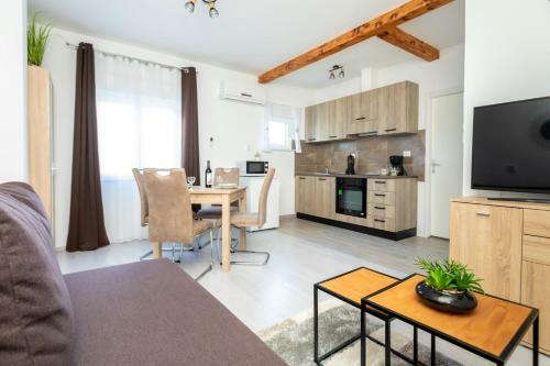 Apartments Mina