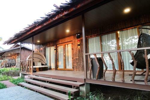 Hotel Crusoe Cabins Casobe