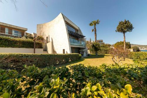 Marvelous Villa With Private Pool And Private Beach In Bodrum