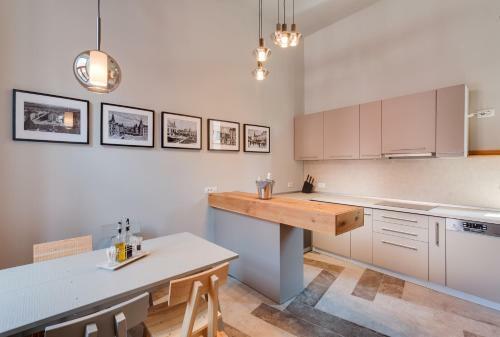 Exclusive Downtown Apartment