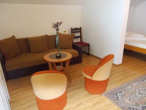Hostal Adonis
