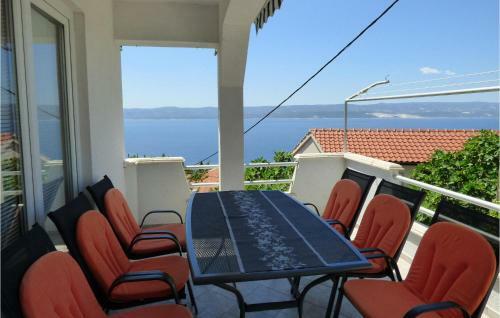 Stunning Home In Mimice With Jacuzzi, Wifi And 3 Bedrooms