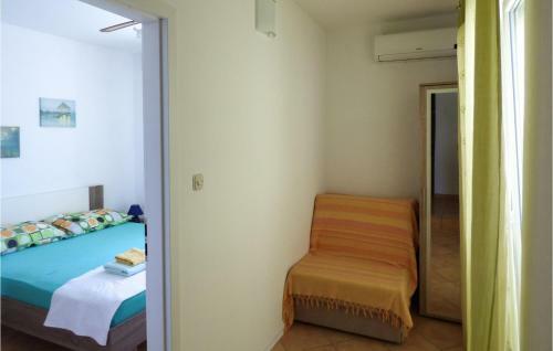Stunning Home In Mimice With Jacuzzi, Wifi And 3 Bedrooms