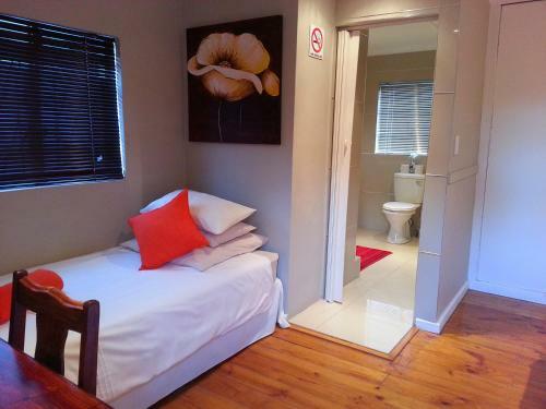Hostal Tri-angle B&B And Guesthouse