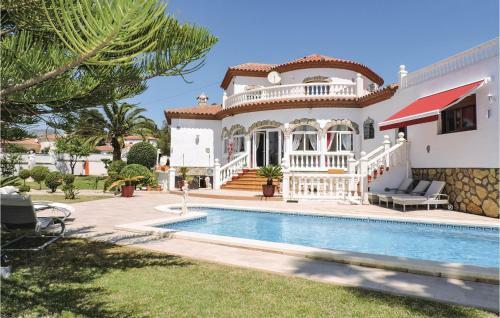 Five-bedroom Holiday Home In Miami Platja