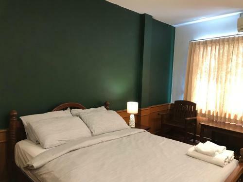 Hostal Buakum Resort (river)