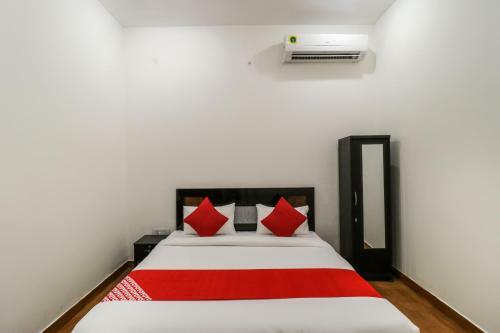 Oyo 28749 Hotel Atharv