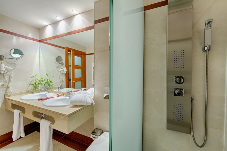 Azz Pe�afiel Las Claras Hotel & Spa