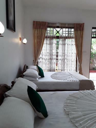 Hostal Ella Grand Peak Hotel