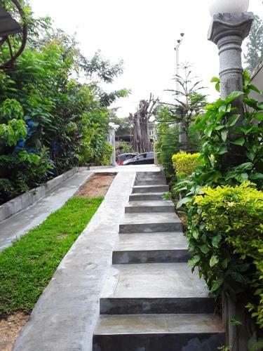 Hostal Ella Grand Peak Hotel