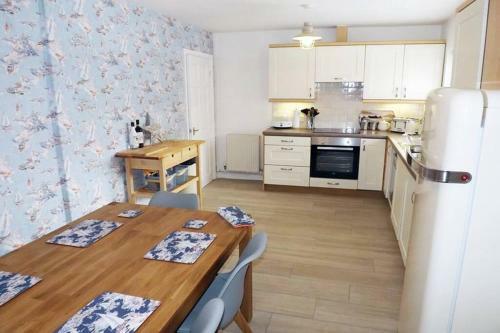 Trearddur Bay - 3 Bed Family Bungalow - Beach