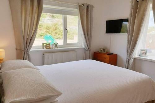 Trearddur Bay - 3 Bed Family Bungalow - Beach