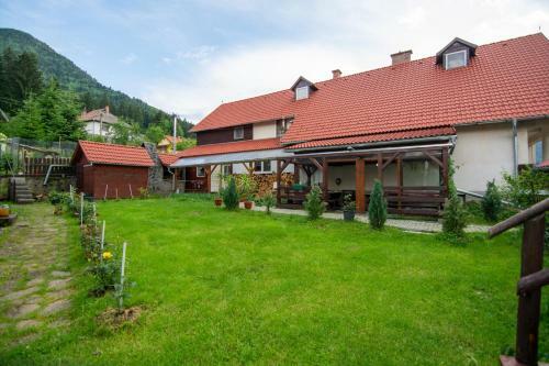 Hostal Pension Csom�d